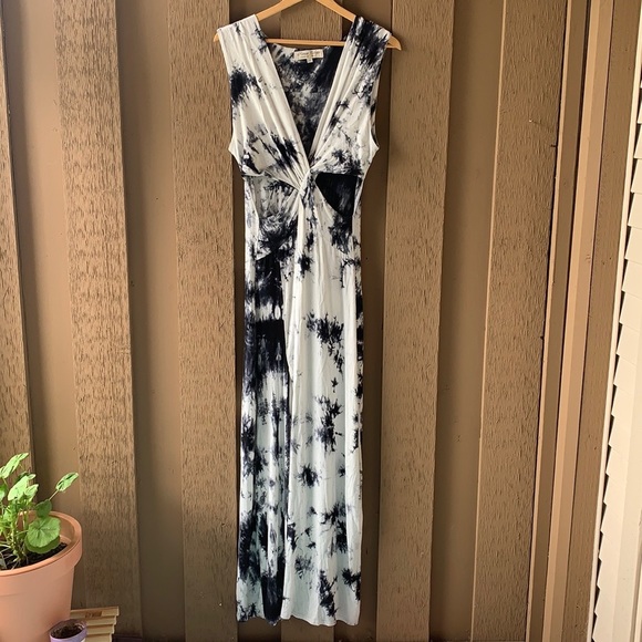 Parisian Tie Dye Cutout Maxi Sleeveless Dress - Picture 5 of 14